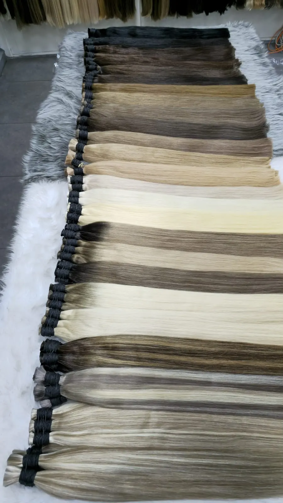 Deep curl · blonde to jet-black — blonde & black & wavy curly · 100% Remy human hair extensions in Dubai